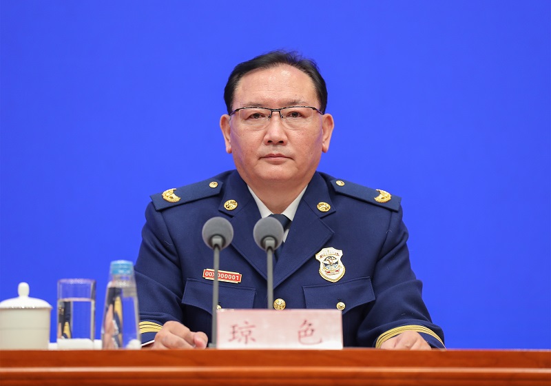 操逼逼逼应急部党组成员、消防救援局局长琼色出席新闻发布会